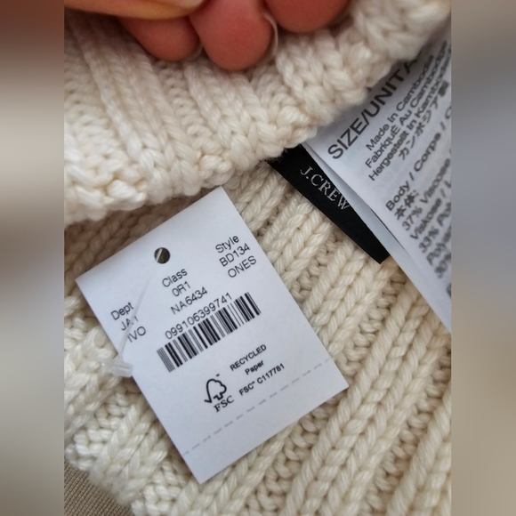 NWT Women's J Crew Cream Winter Hat / Beanie with White Faux Fur Pom Pom - Picture 5 of 10